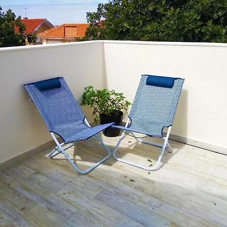 Independent House Near Estoril With Terrace Apartment