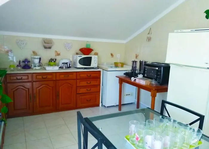 Independent House Near Estoril With Terrace شقة