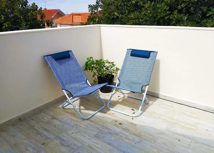 Independent House Near Estoril With Terrace شقة