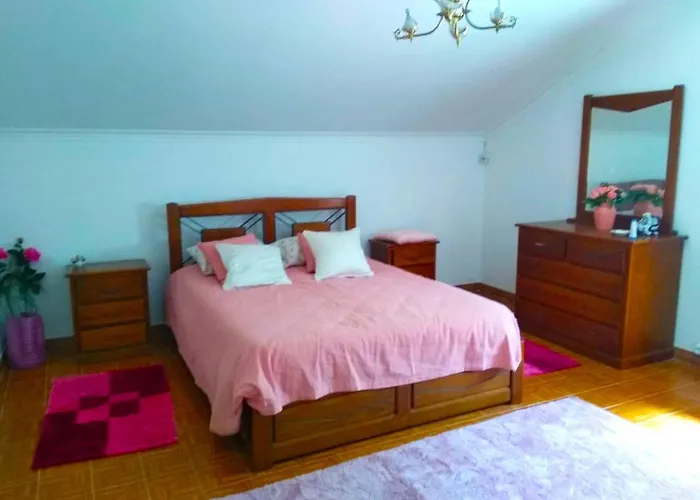 Independent House Near Estoril With Terrace شقة ساو دومينغوس دي رانا